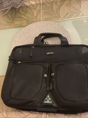 Black Men’s Laptop Briefcase Bag by Mobile Edge